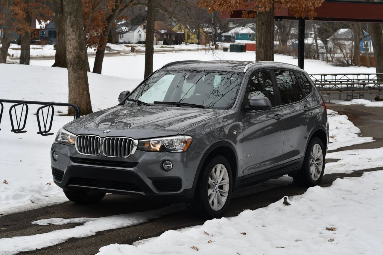 Used 2017 BMW X3 xDrive28i image 3