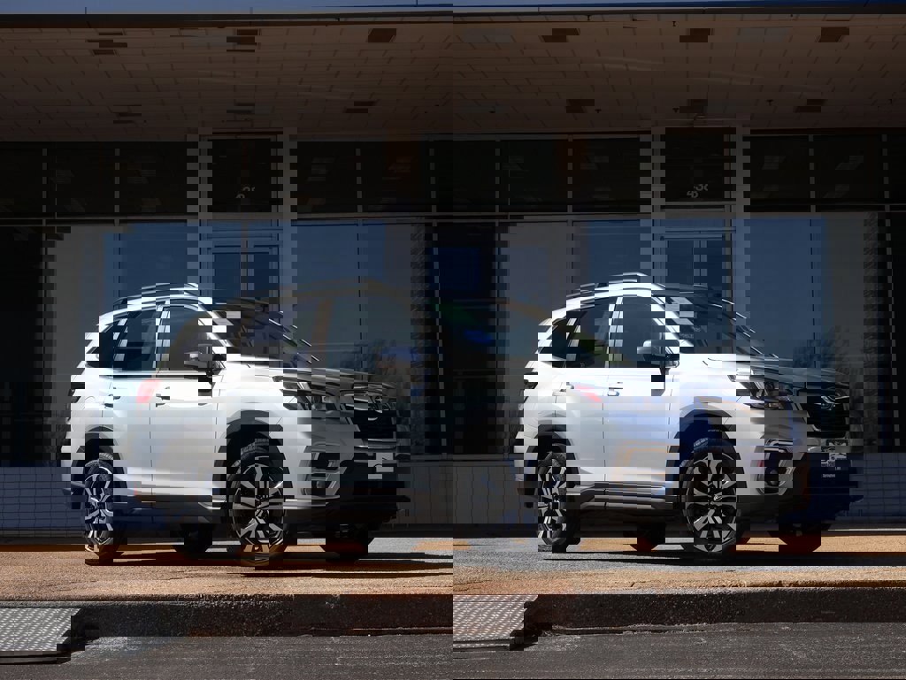 Used 2019 Subaru Forester Limited image 2