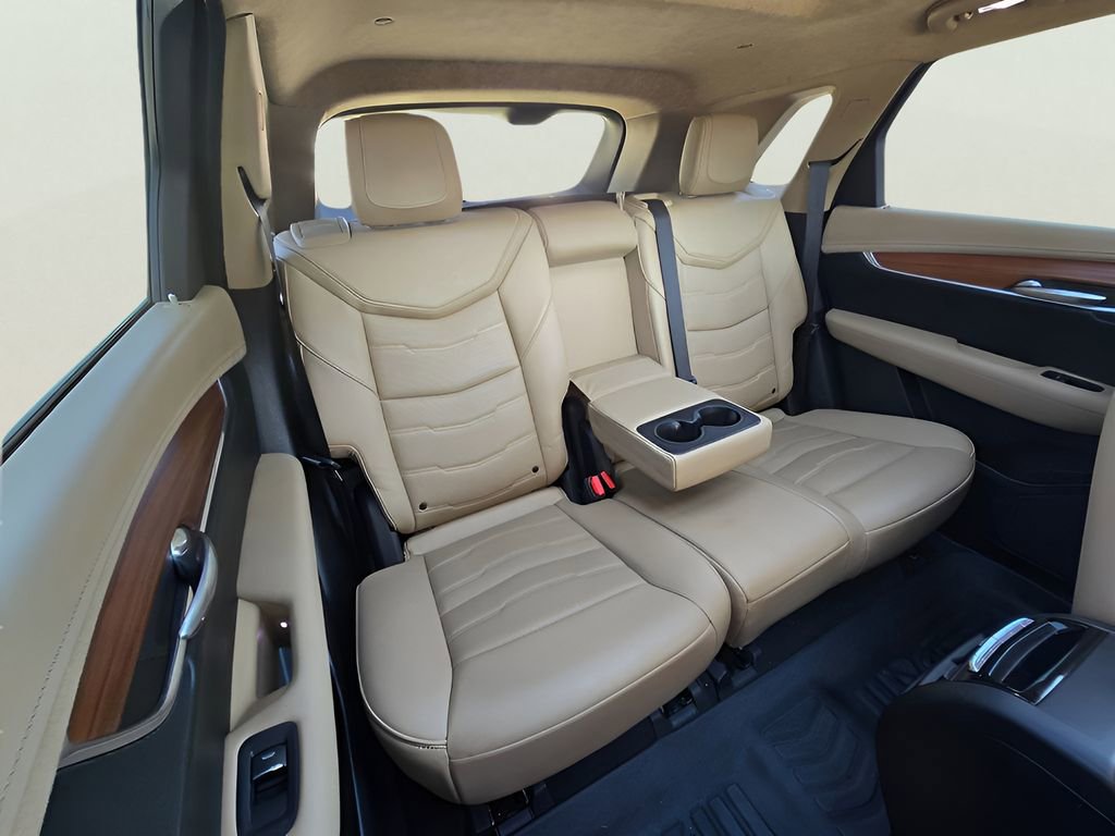 Used 2017 Cadillac XT5 Platinum w/ Driver Assist Package image 21