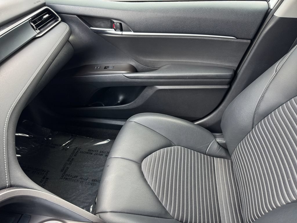 Certified 2022 Toyota Camry SE w/ Carpet Mat Package (TMS) FWD image 31