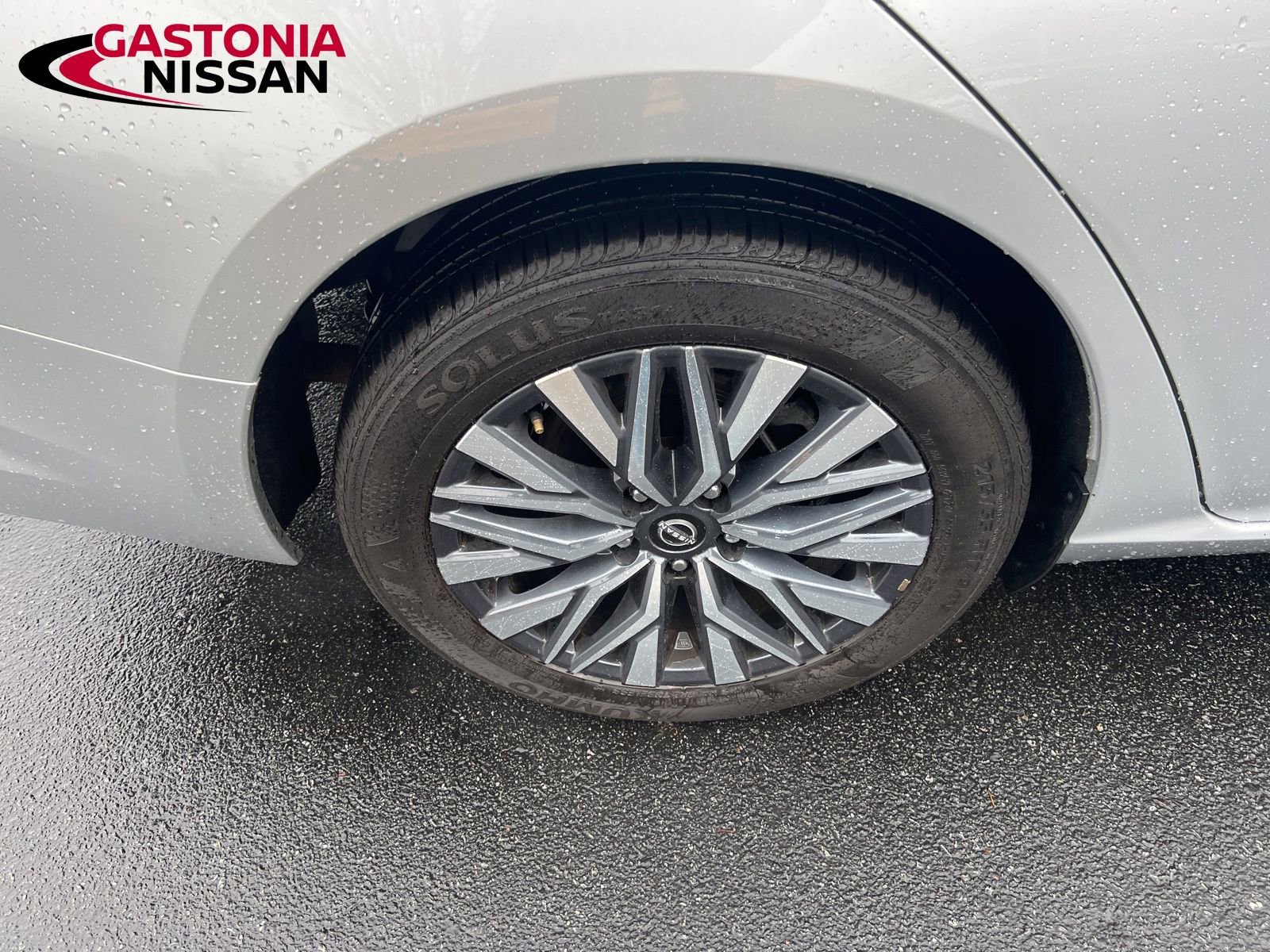 Used 2024 Nissan Altima 2.5 SV image 19