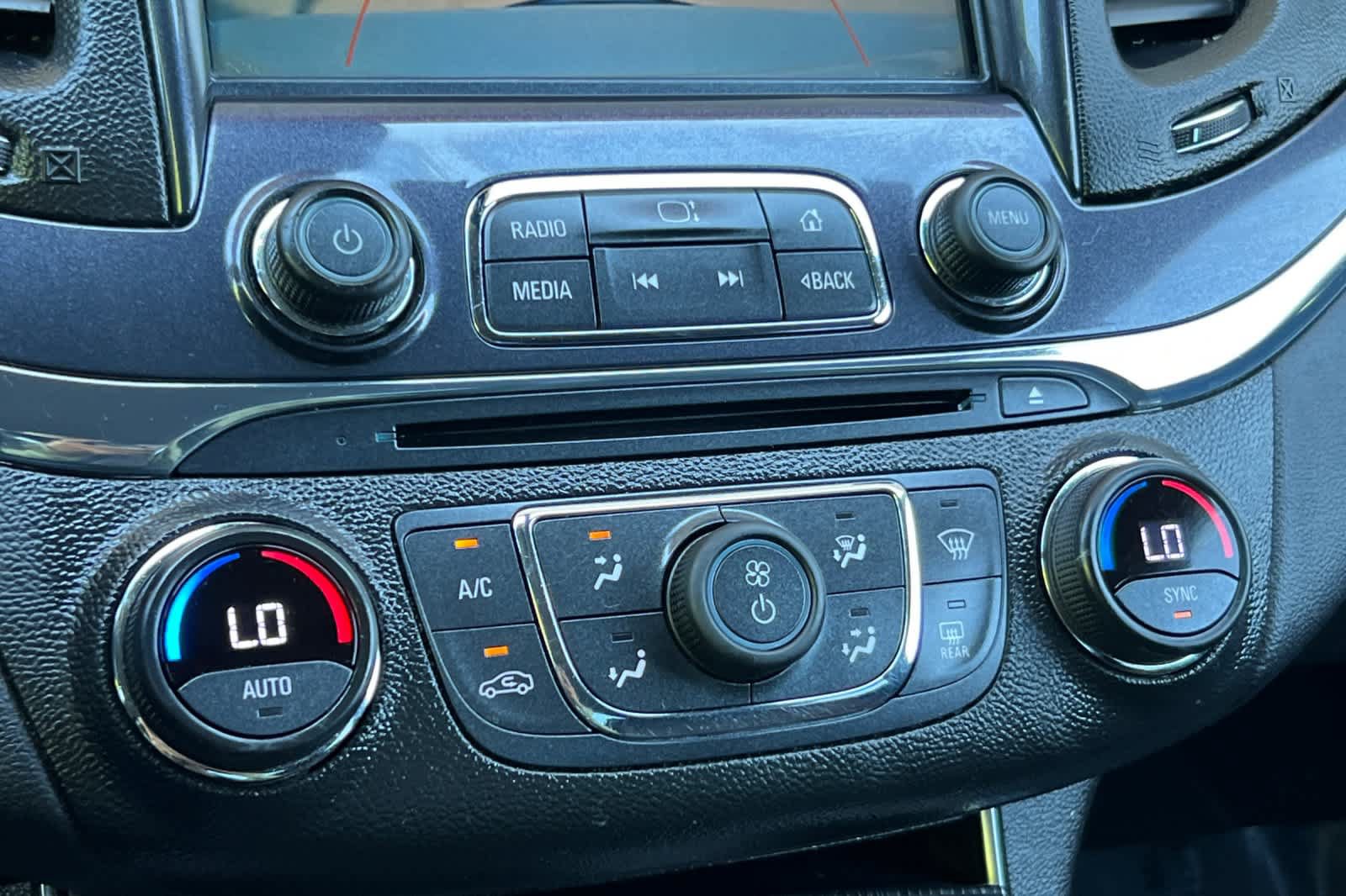 Used 2018 Chevrolet Impala Premier FWD image 23