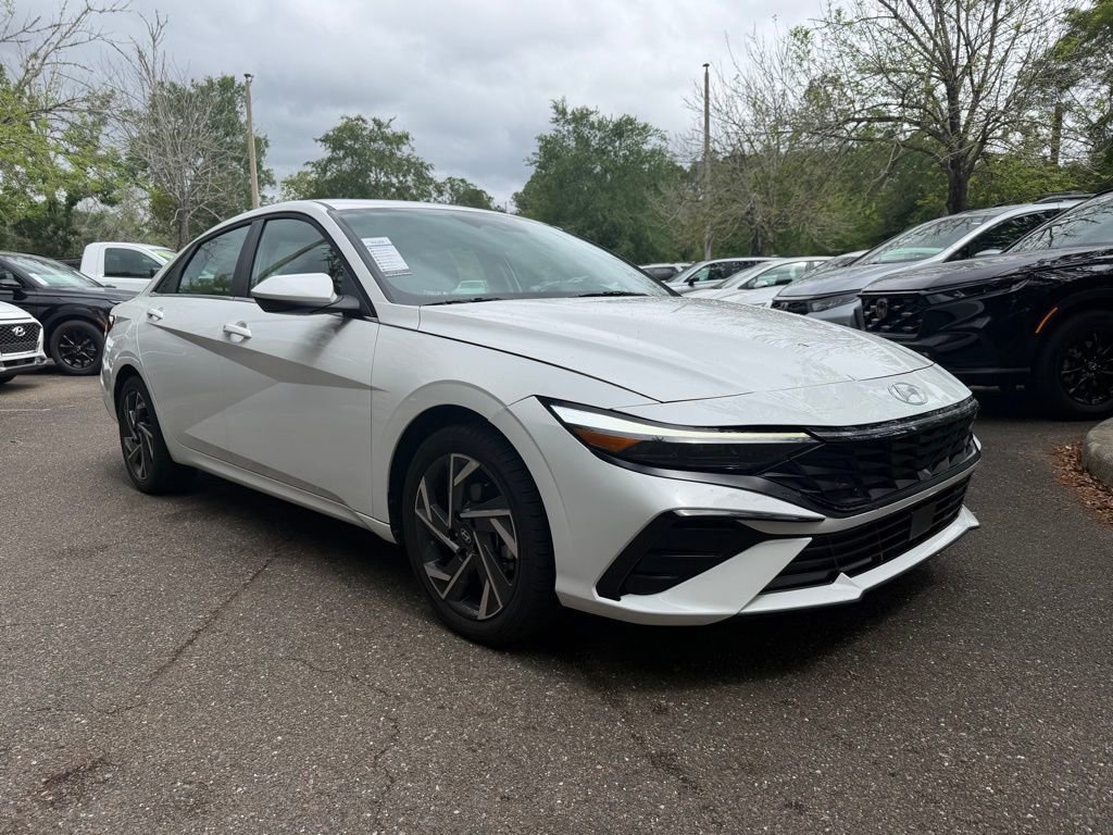 Used 2025 Hyundai Elantra SEL