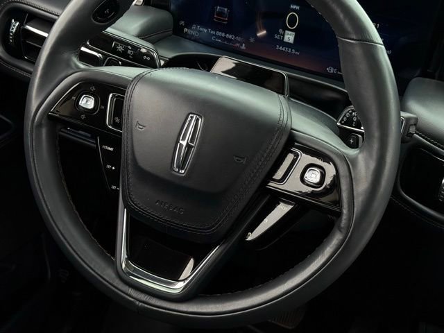 Used 2025 Lincoln Aviator AWD image 23
