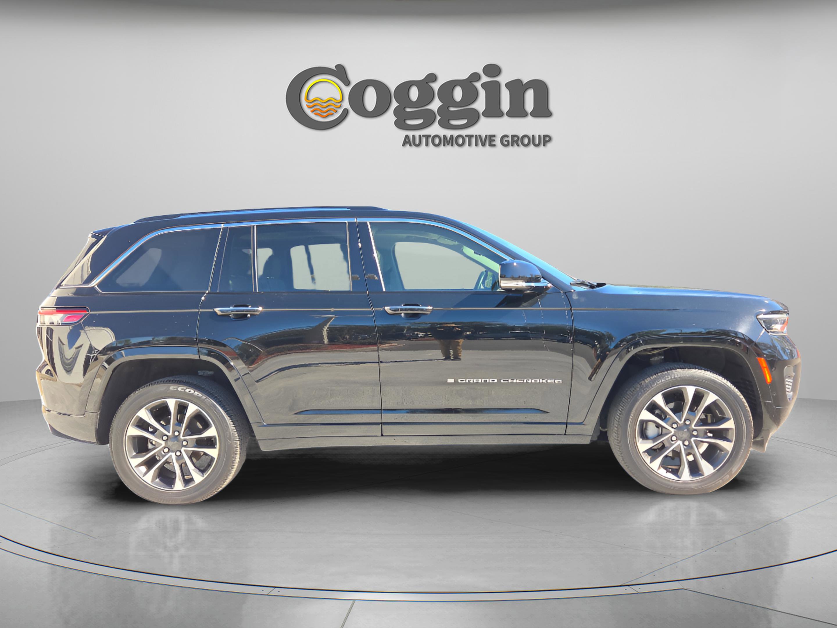 Used 2023 Jeep Grand Cherokee Overland w/ Adv Protech Group III image 6