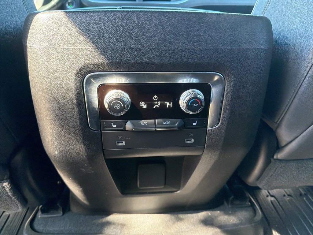 Used 2021 GMC Yukon XL SLT w/ SLT Luxury Package image 25