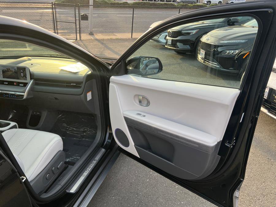 Used 2024 Hyundai Ioniq 5 Limited image 40