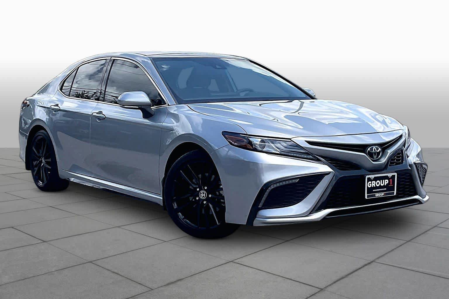 Used 2024 Toyota Camry XSE FWD image 3