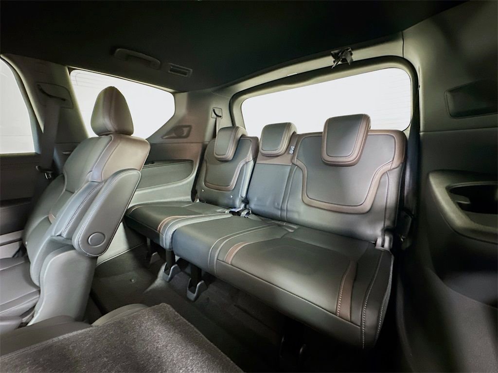New 2026 Nissan Armada SL w/ Captain's Chari Seat Package AWD/4WD image 18