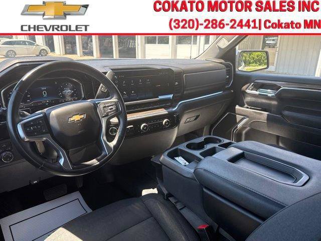 Used 2023 Chevrolet Silverado 1500 LT w/ Z71 Off-Road Package AWD/4WD image 15