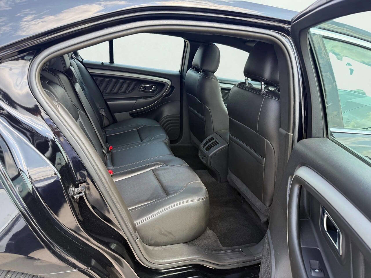 Used 2017 Ford Taurus SEL w/ Equipment Group 201A image 14