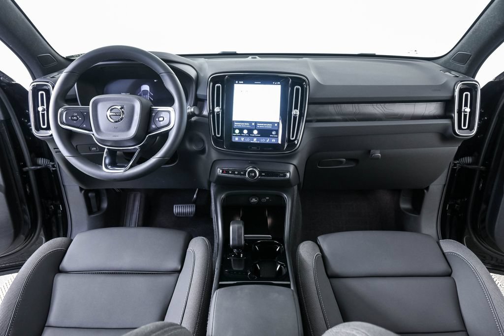 Certified 2023 Volvo C40 P8 Recharge Plus w/ Climate Package AWD/4WD image 19