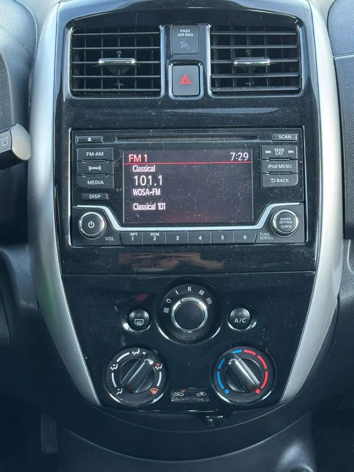 Used 2018 Nissan Versa Note SV image 17