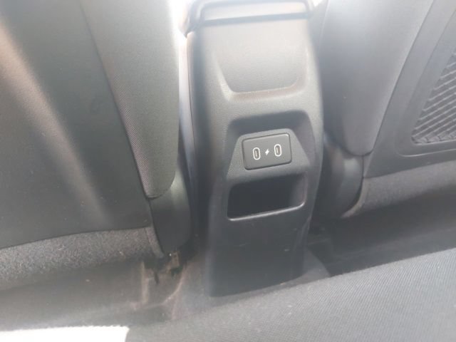 Used 2025 Hyundai Venue SEL FWD image 9