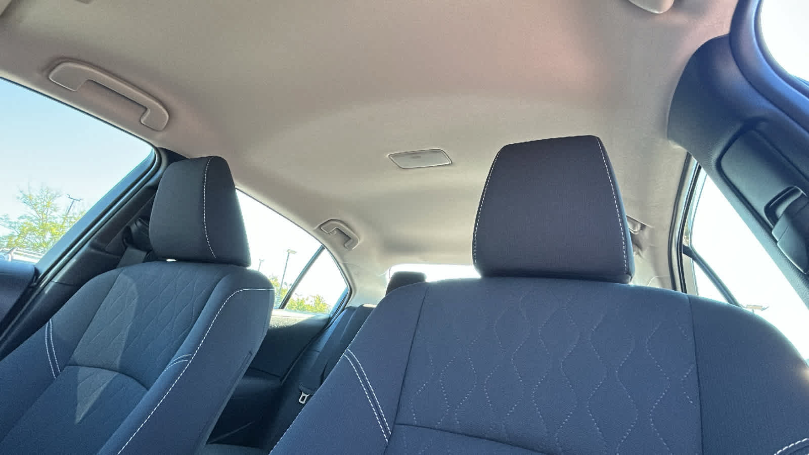 Used 2025 Toyota Corolla LE FWD image 11