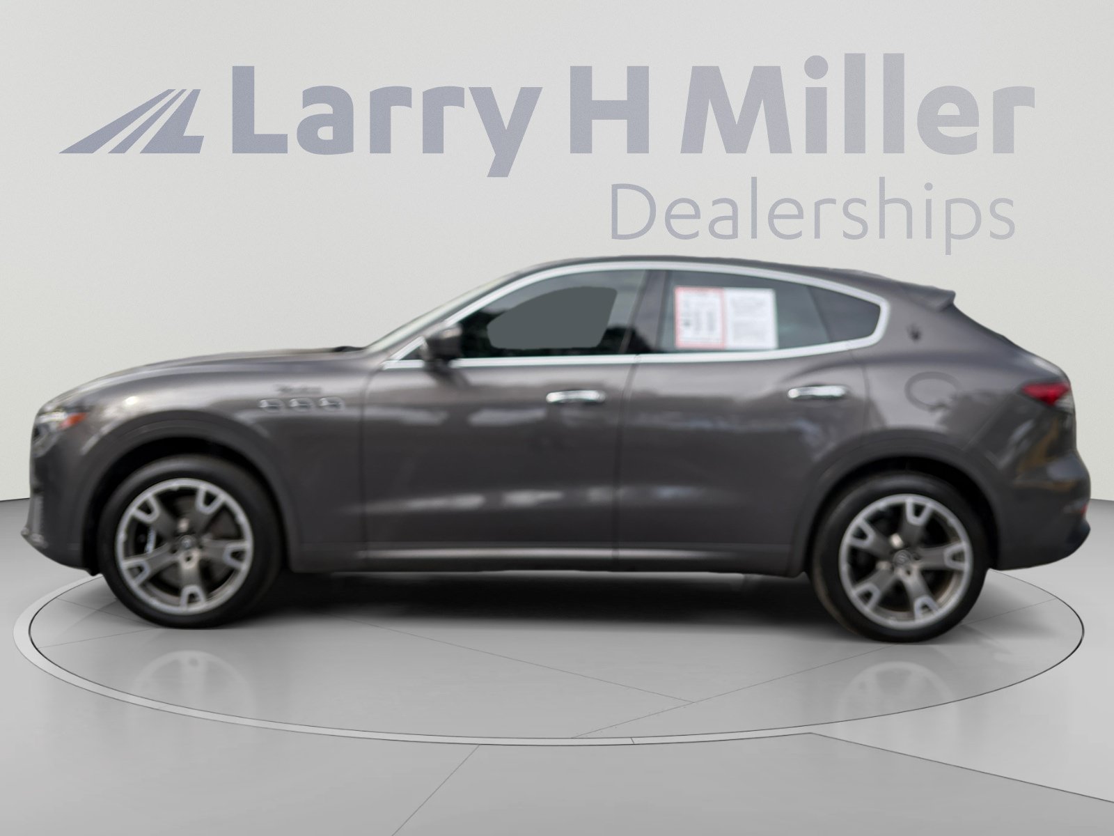 Used 2023 Maserati Levante Modena AWD/4WD image 2