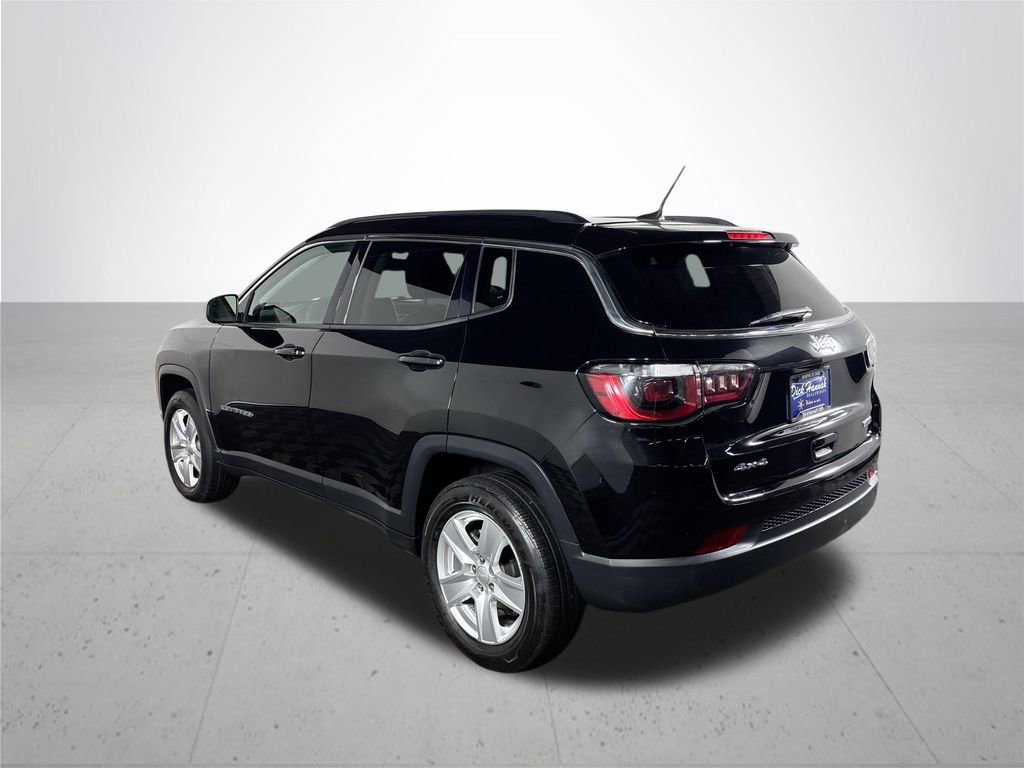 Used 2022 Jeep Compass Latitude w/ Sun and Sound Group AWD/4WD image 8