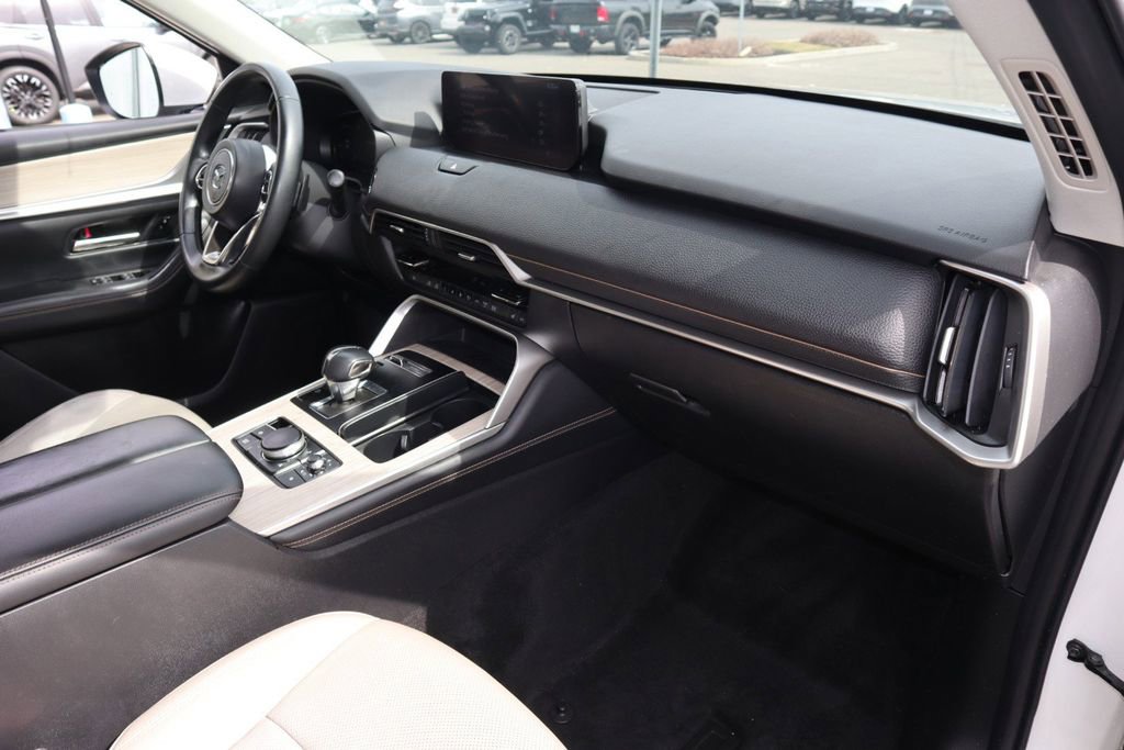 Used 2024 MAZDA CX-90 Plug-In Hybrid w/ Preferred AWD/4WD image 24