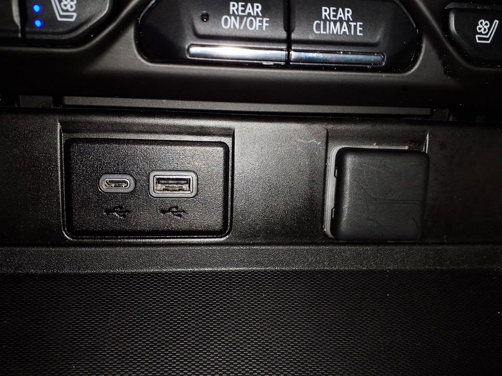 Used 2024 Chevrolet Tahoe Premier image 25