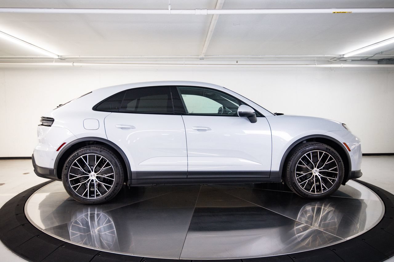 New 2026 Porsche Macan Electric RWD image 8