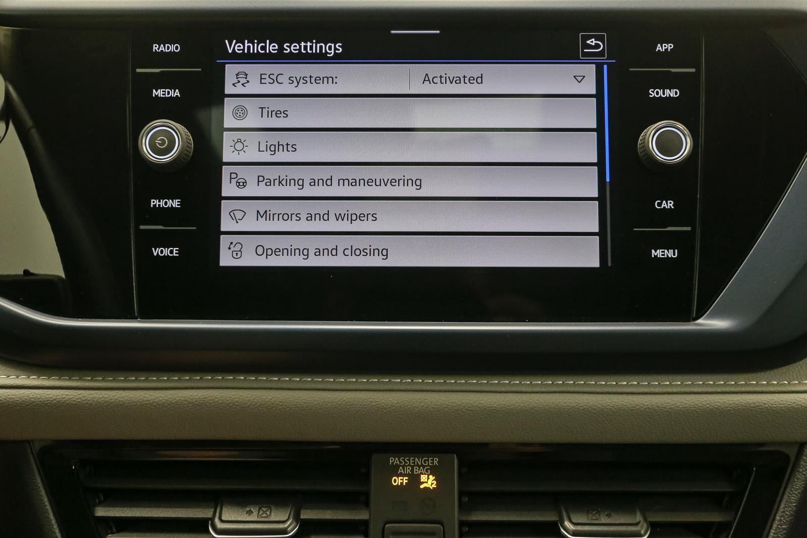 Certified 2024 Volkswagen Taos SE AWD/4WD image 32