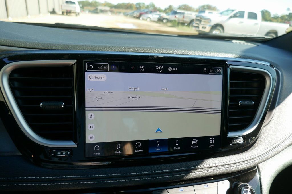 New 2026 Chrysler Pacifica Select image 20