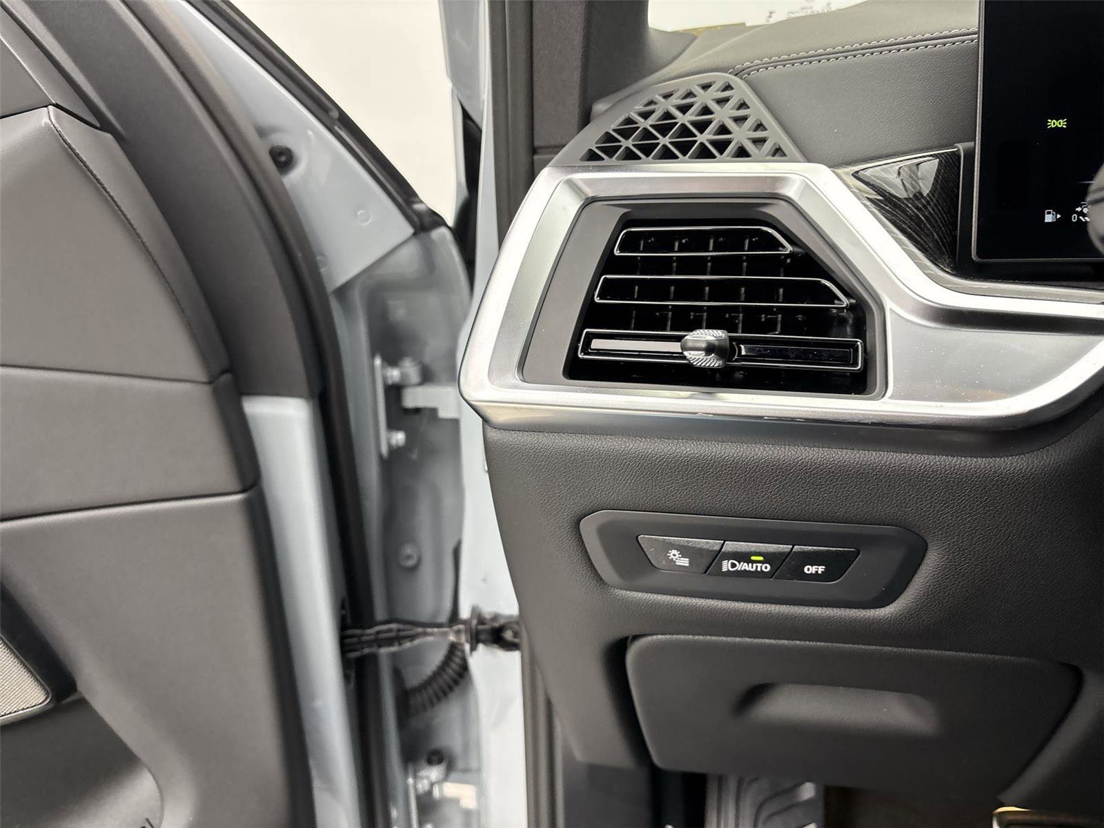 New 2026 BMW X5 xDrive50e AWD/4WD image 31
