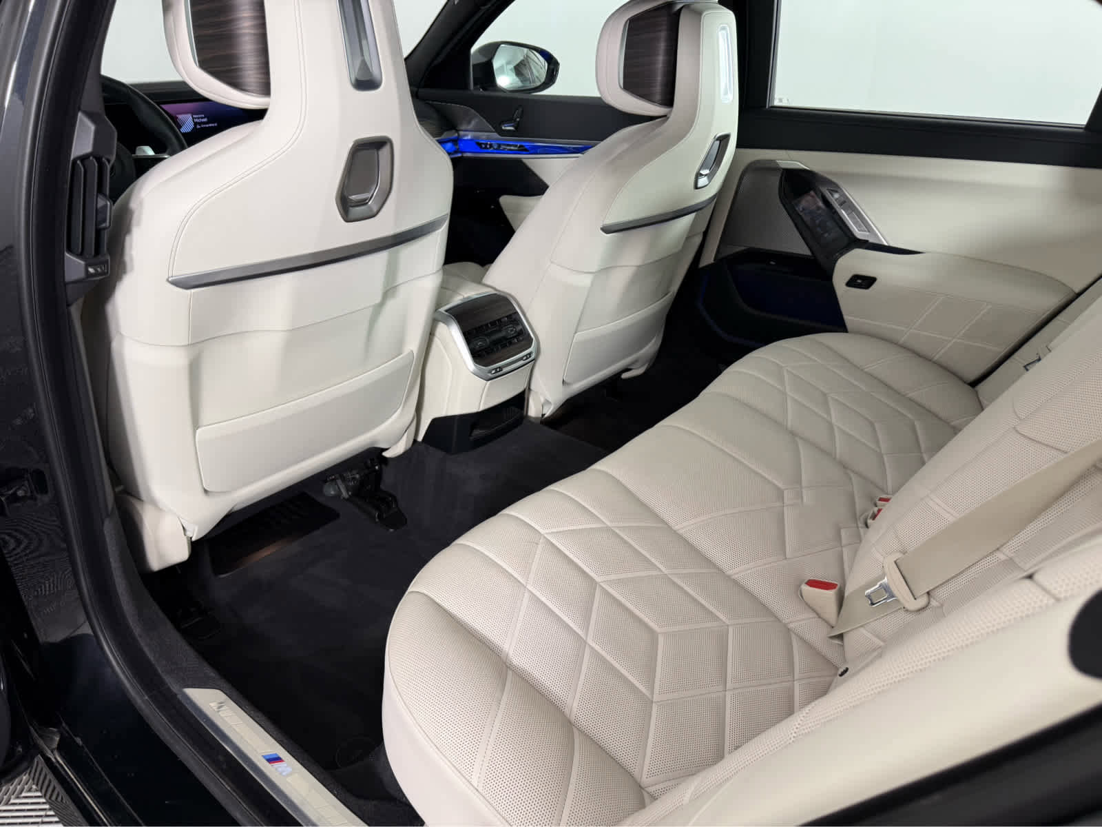 Certified 2023 BMW 740i RWD image 13