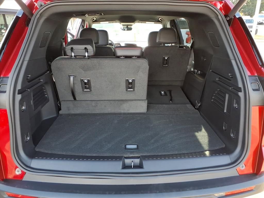 New 2026 Chevrolet Traverse Z71 w/ Driver Confidence Package image 17