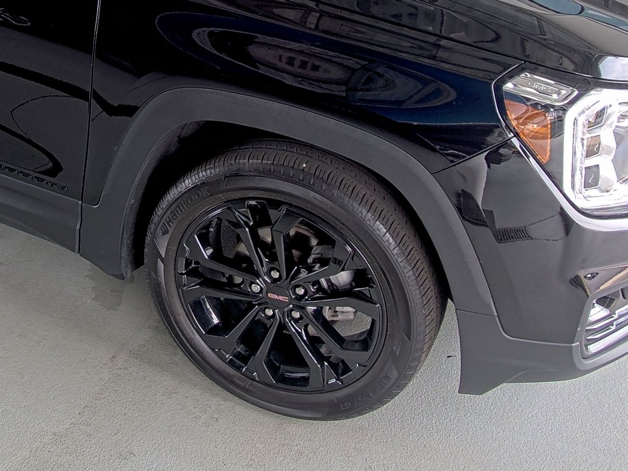 Used 2022 GMC Terrain SLT w/ Tech Package image 16