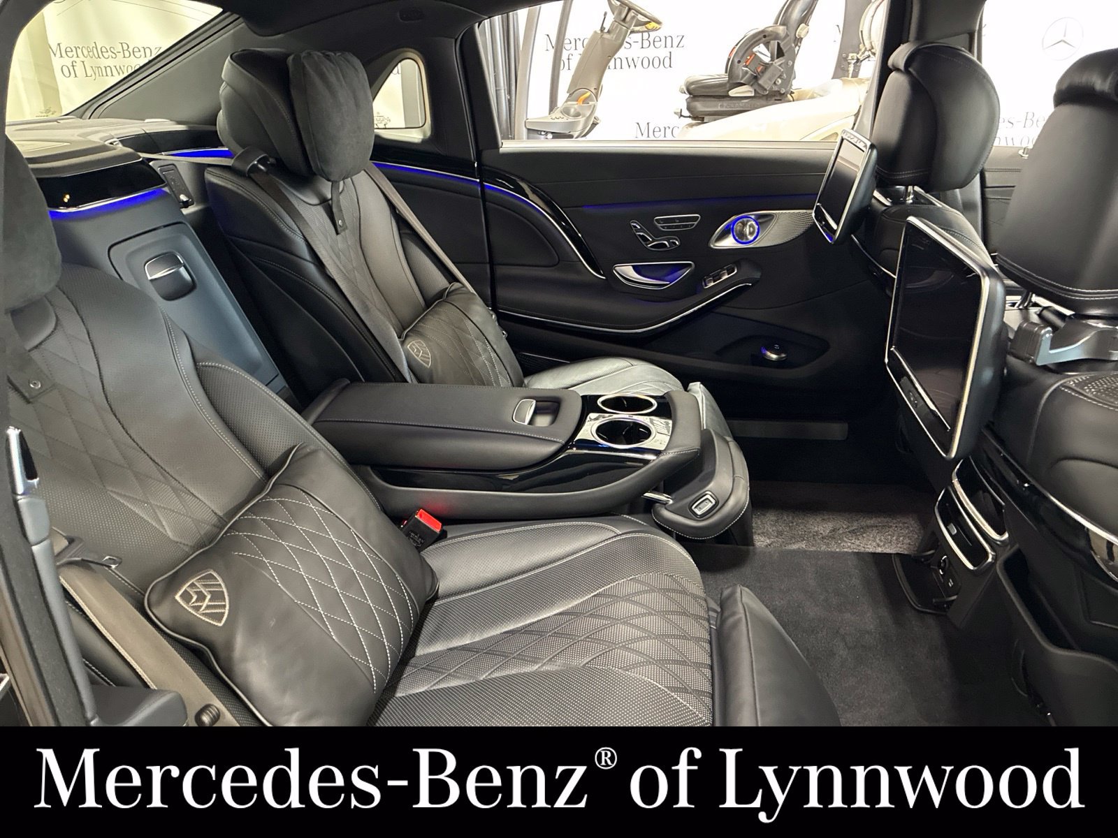 Used 2017 Mercedes-Benz Maybach S 550 4MATIC image 6