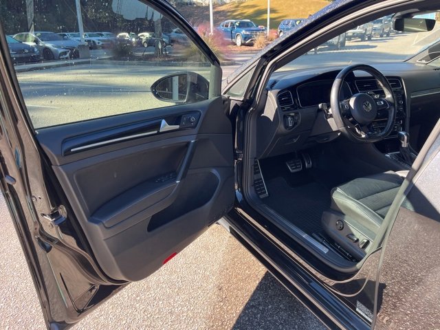 Used 2018 Volkswagen Golf R 4-Door image 4