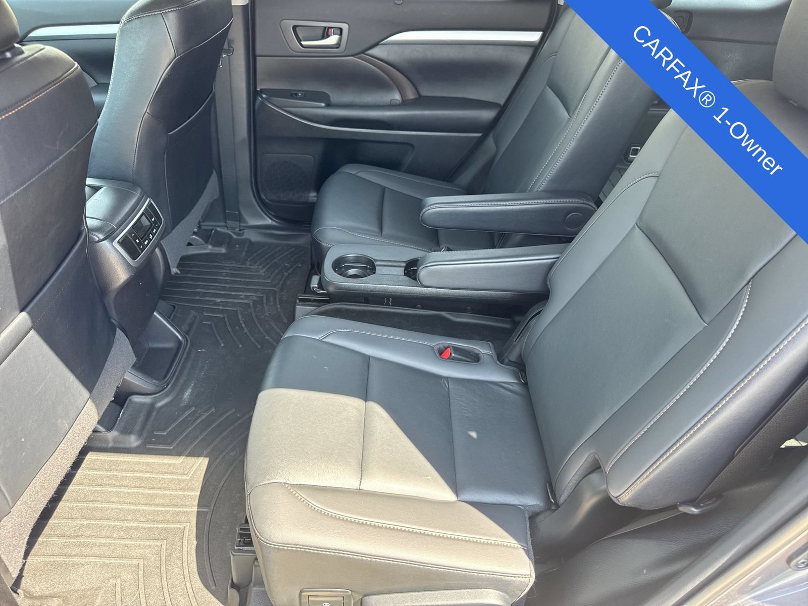 Used 2019 Toyota Highlander XLE w/ Carpet Mat Package (TMS) AWD/4WD image 22