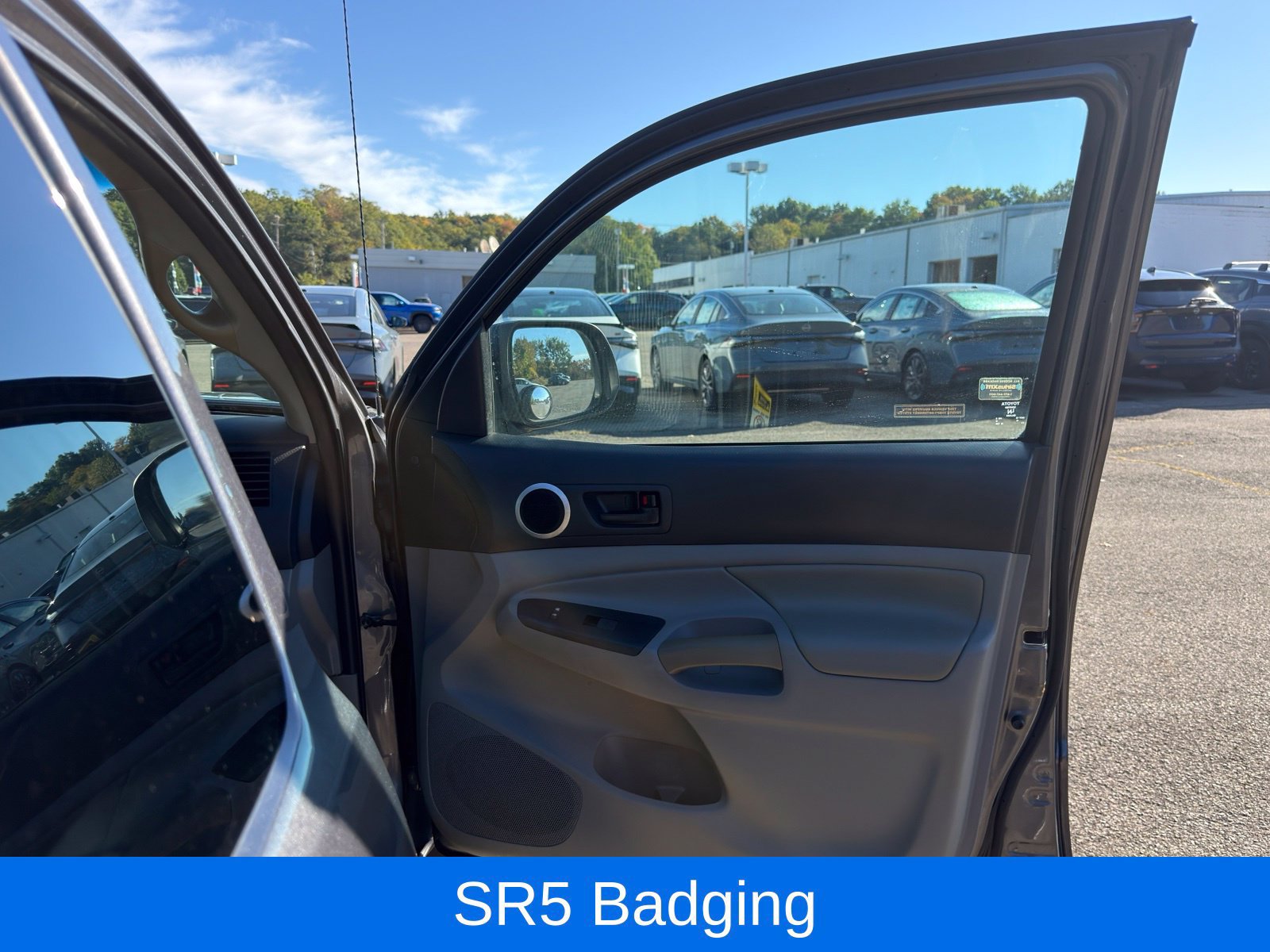 Used 2014 Toyota Tacoma 4x4 Access Cab V6 w/ SR5 Package image 31
