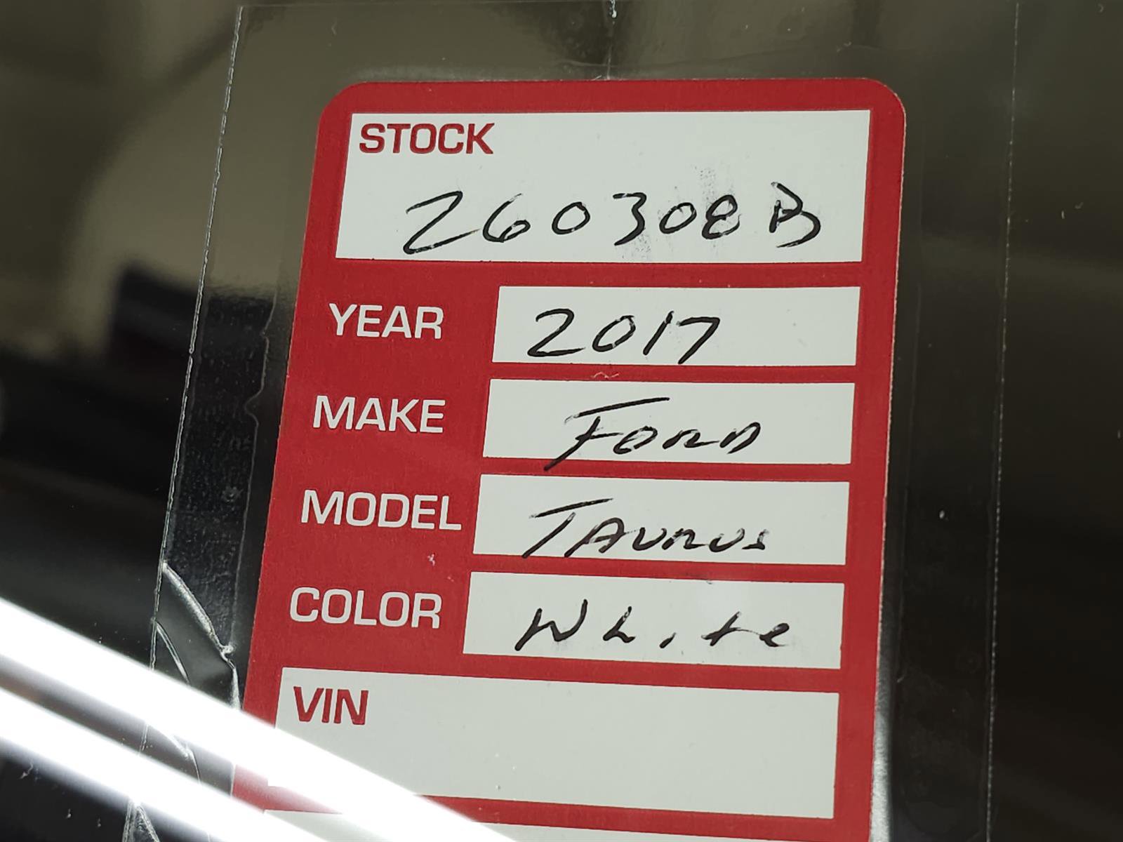 Used 2017 Ford Taurus SEL w/ Equipment Group 201A FWD image 27