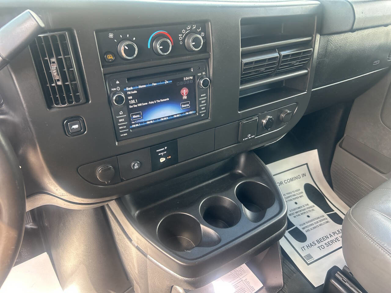 Used 2017 Chevrolet Express 2500 RWD image 13