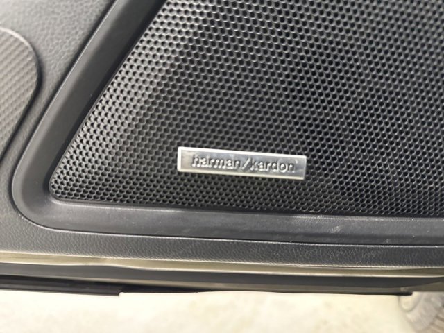 Used 2020 Subaru Outback Touring w/ Popular Package #2 image 10