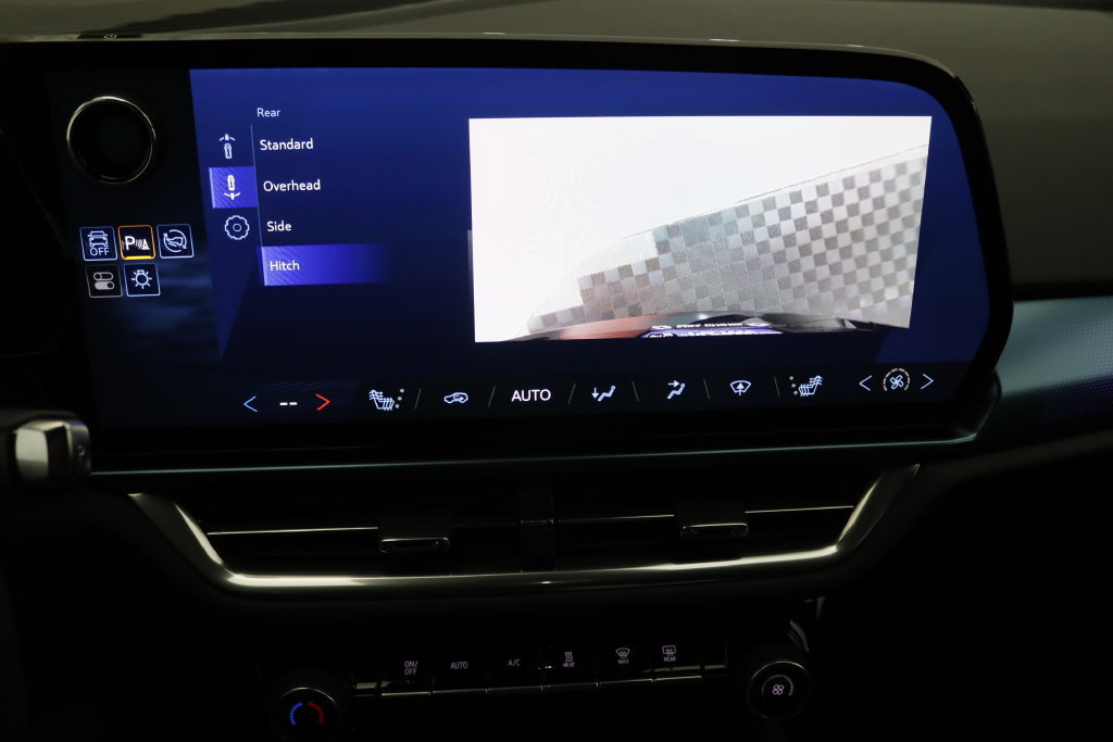 Certified 2024 Chevrolet Equinox EV LT FWD image 29