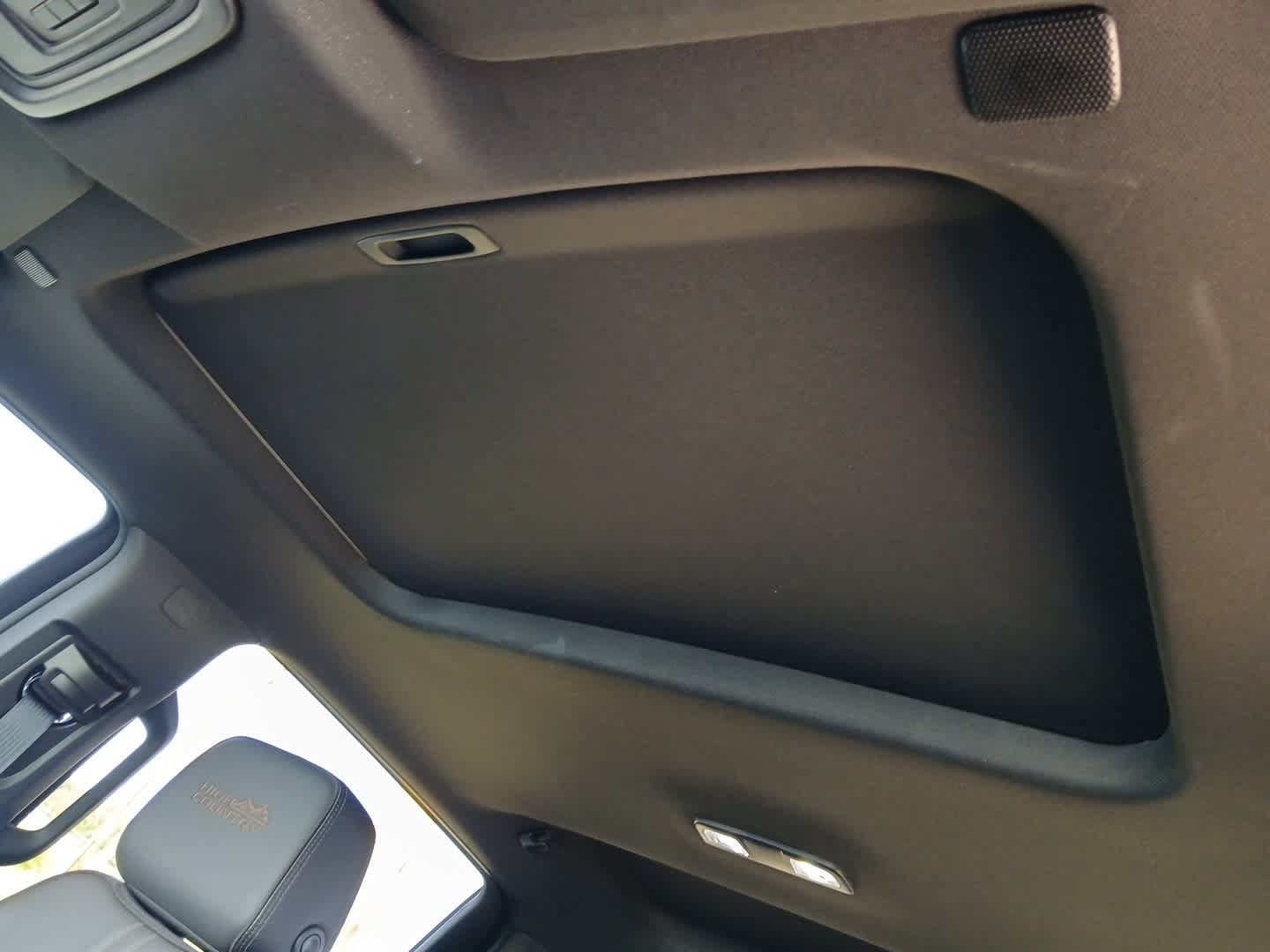 Used 2023 Chevrolet Silverado 1500 High Country w/ High Country Premium Package AWD/4WD image 46