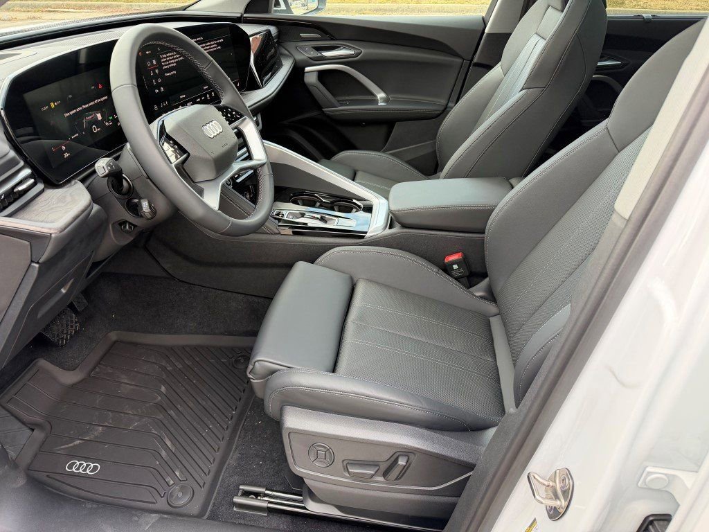 New 2025 Audi Q5 2.0T Premium Plus image 18