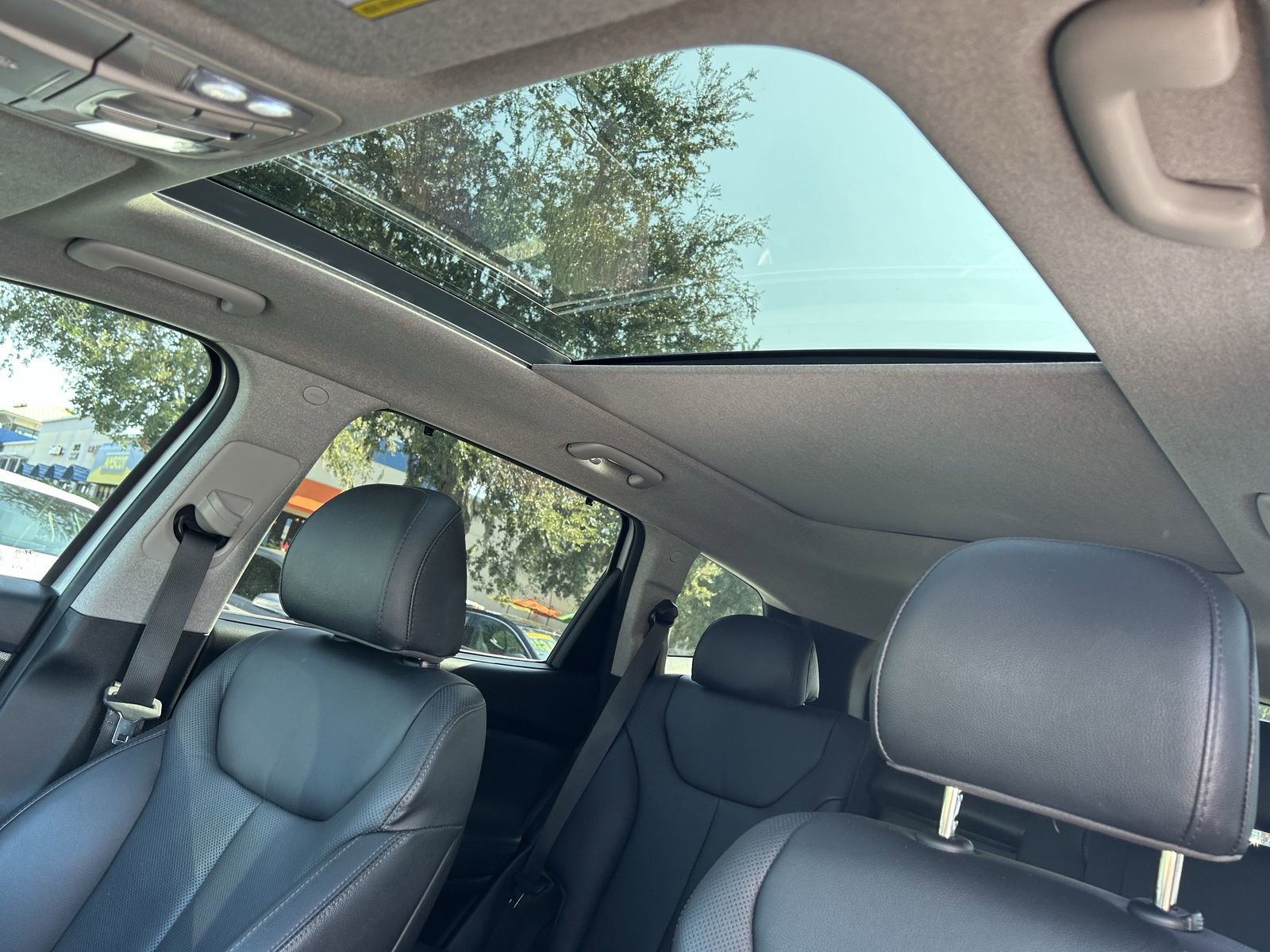 Used 2020 Hyundai Santa Fe Limited image 23