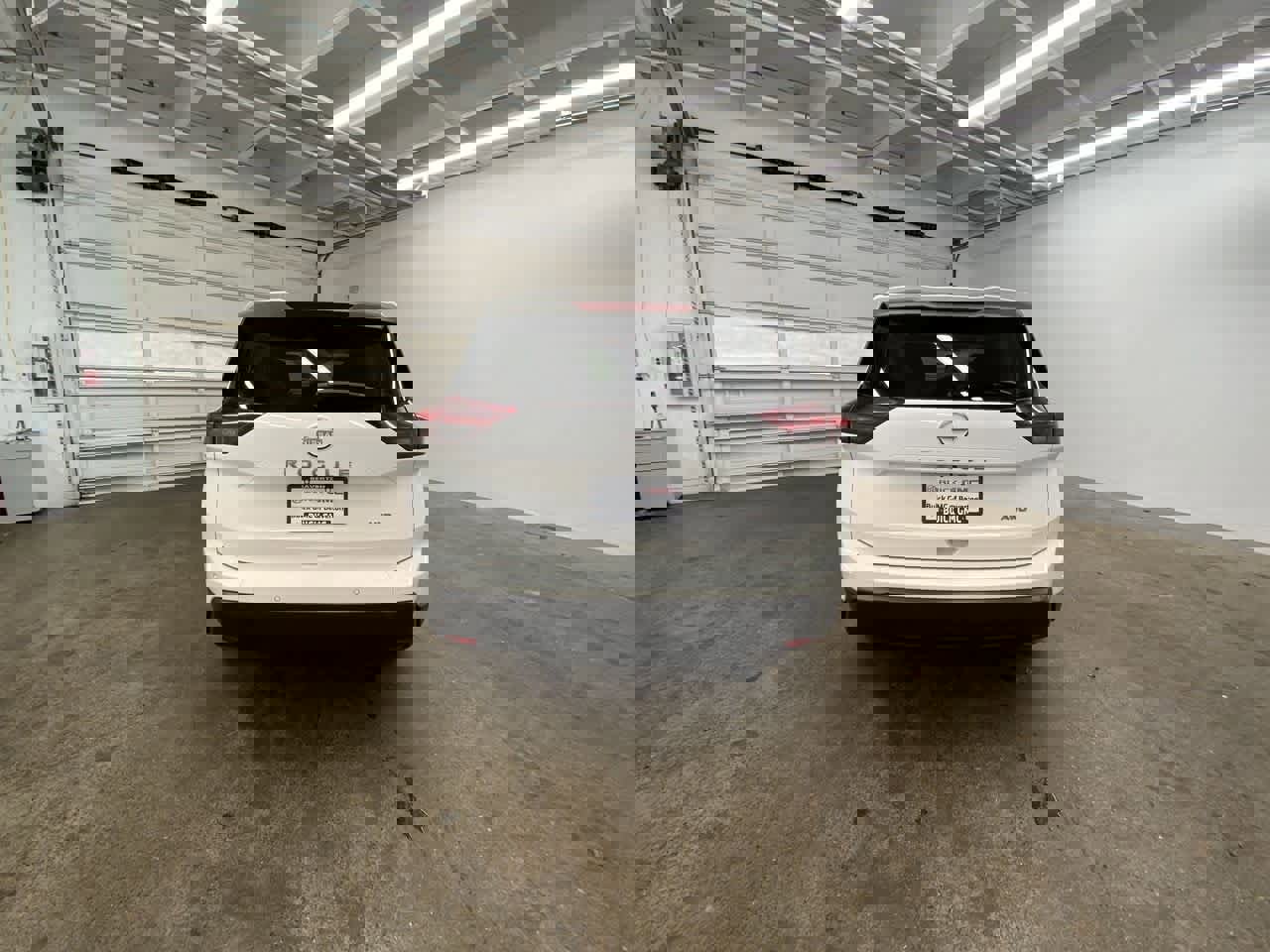 Used 2024 Nissan Rogue S image 5