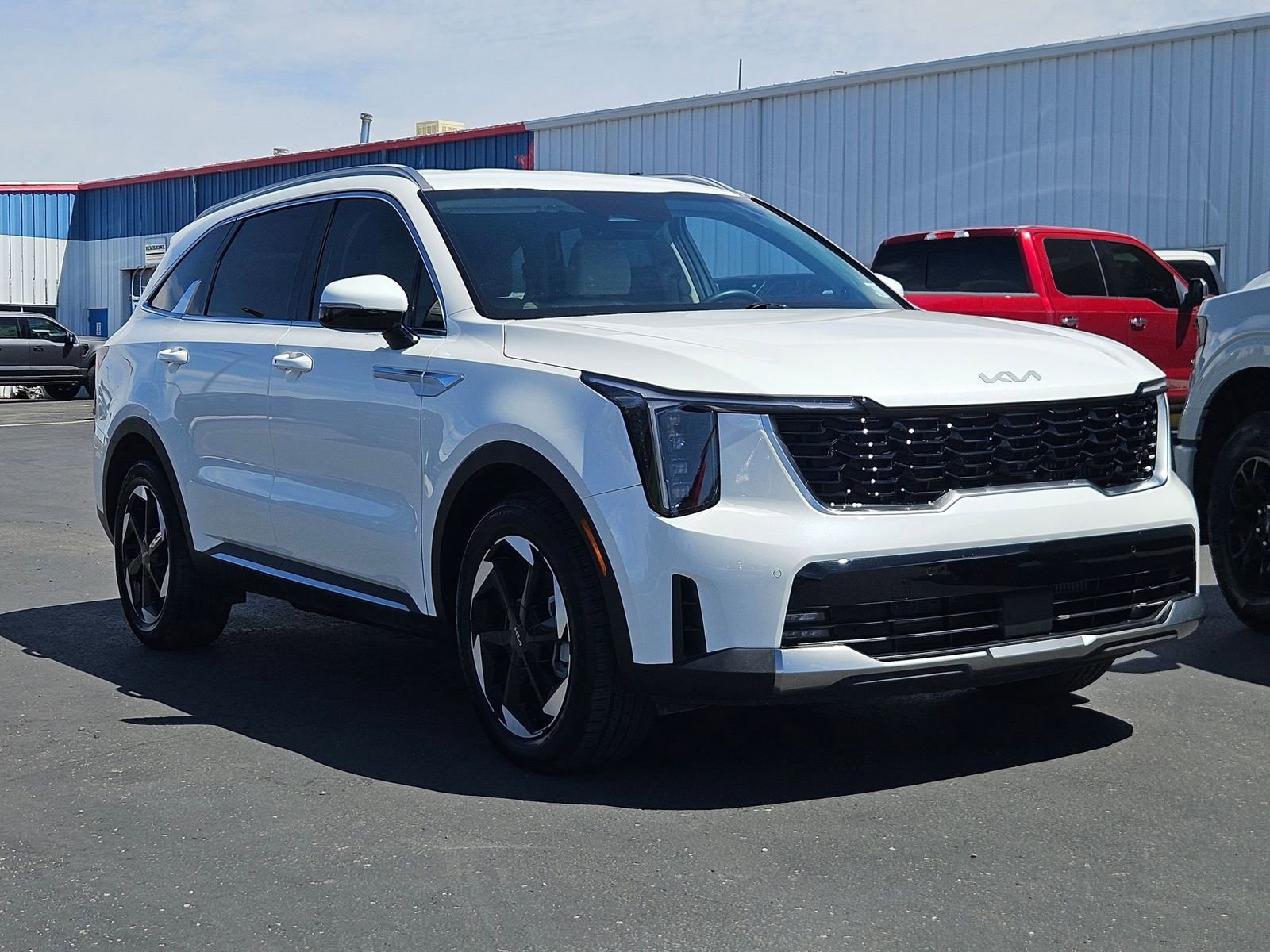 Used 2025 Kia Sorento EX image 3