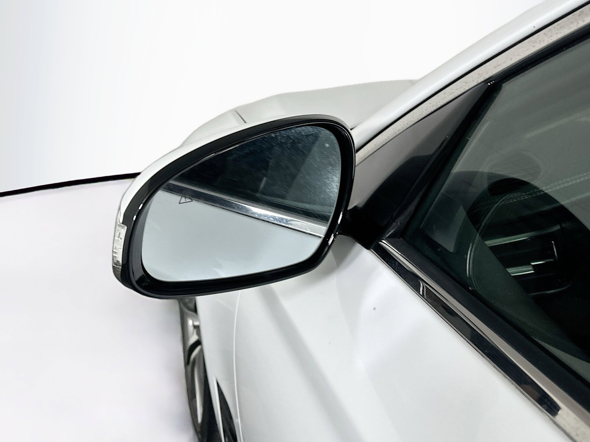 Used 2025 Genesis G70 2.5T RWD image 16