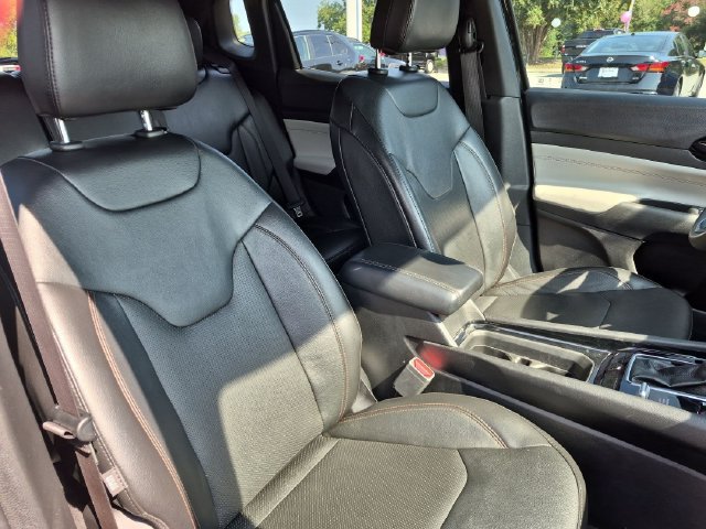 Used 2023 Jeep Compass Limited AWD/4WD image 33