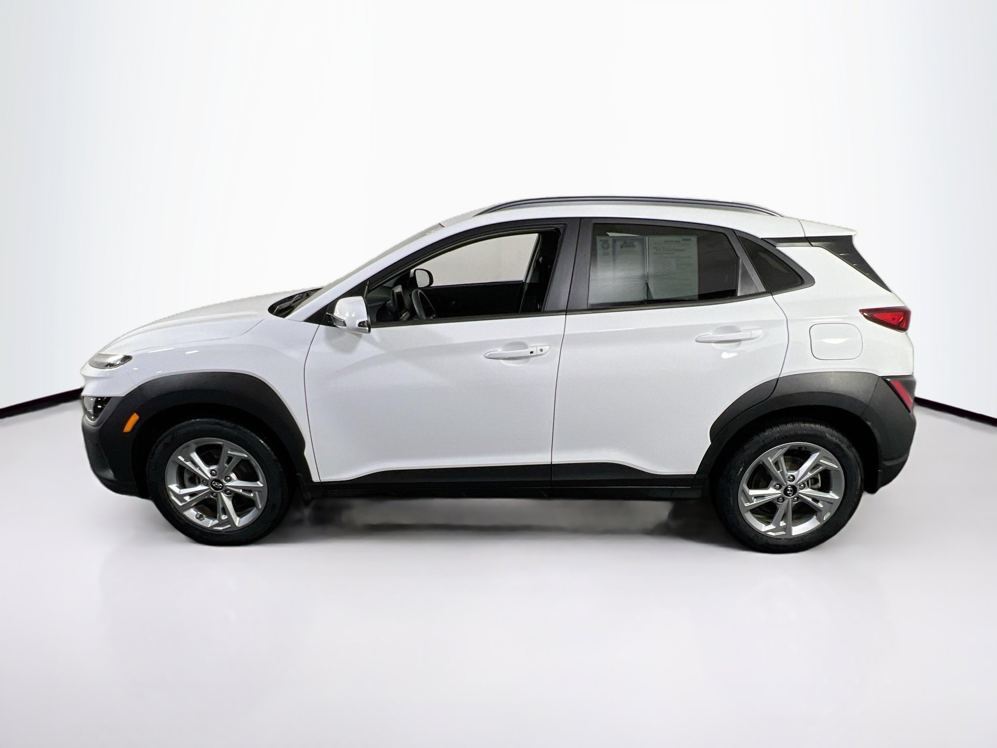Used 2023 Hyundai Kona SEL AWD/4WD image 8
