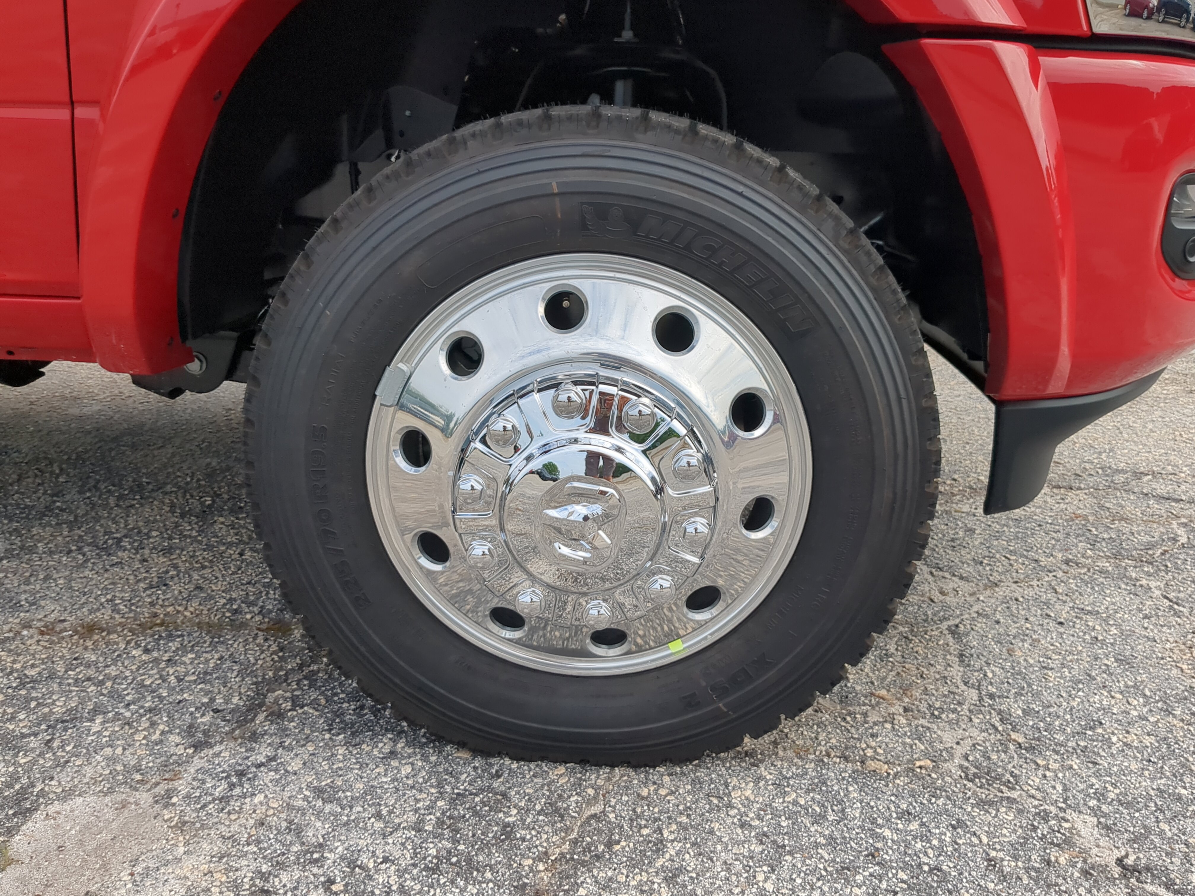 New 2026 RAM 4500 4x4 Crew Cab DRW image 9
