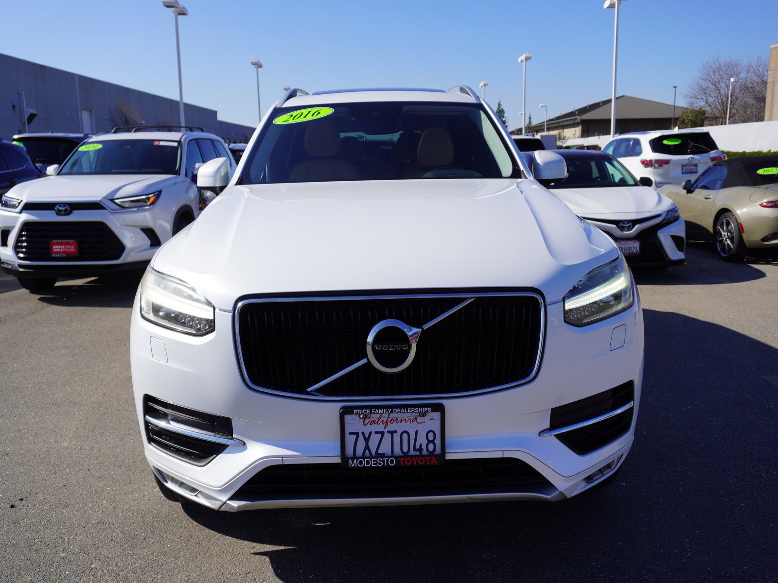 Used 2016 Volvo XC90 T6 Momentum image 6