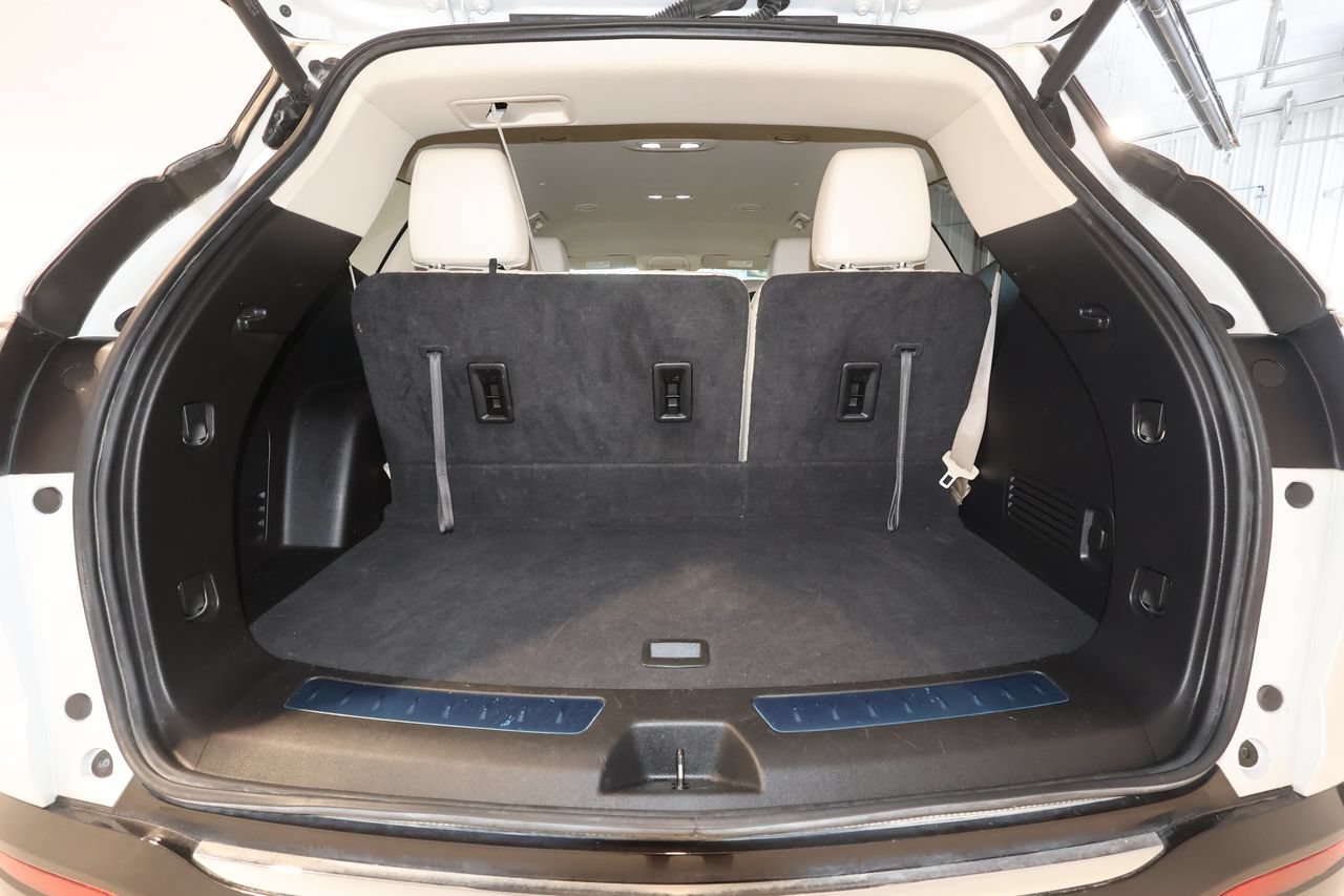 Used 2024 Buick Enclave Essence w/ Sport Touring Edition AWD/4WD image 24