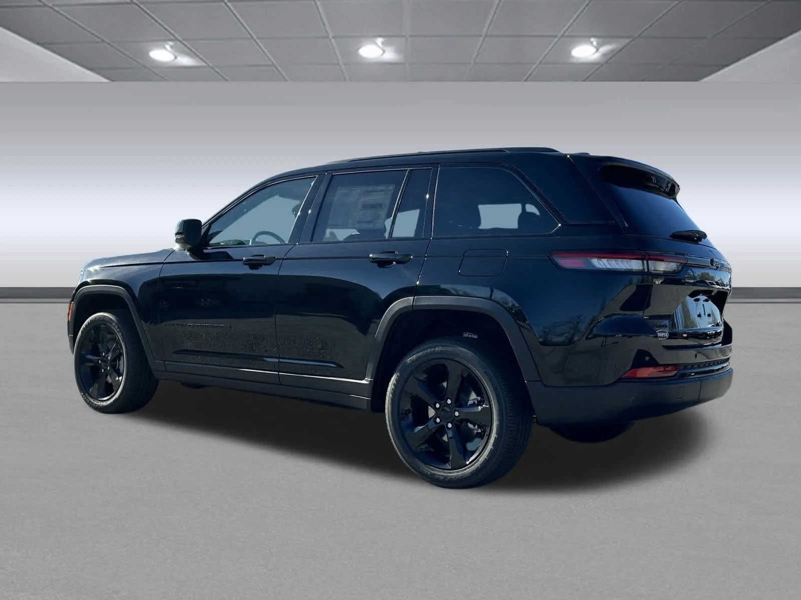 New 2025 Jeep Grand Cherokee Altitude AWD/4WD image 5